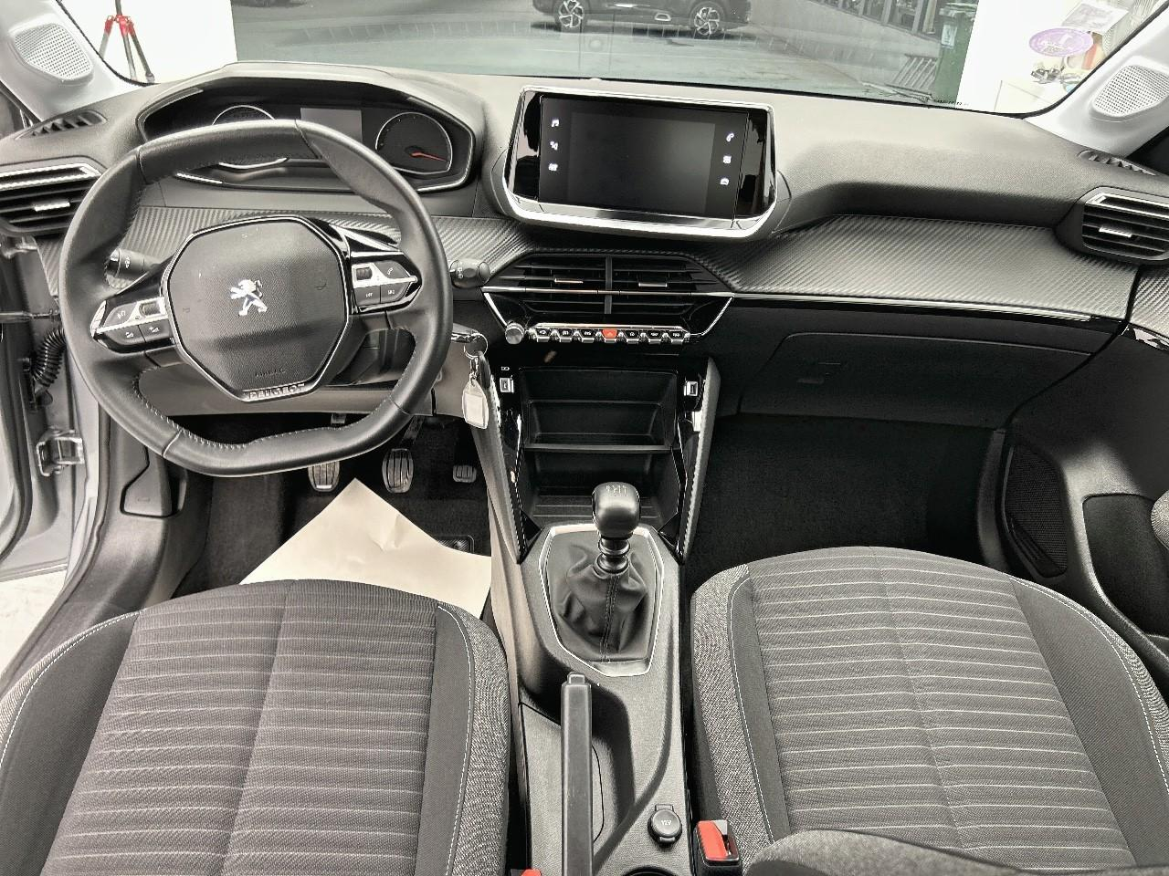Peugeot 208 puretech 100 s&s bvm6 style — photo 12