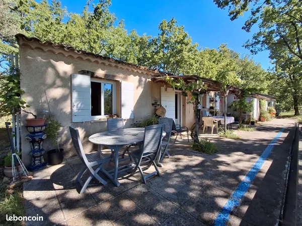 Maison familiale + piscine + dependance + terrain 20 ha