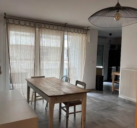 À LOUER - Superbe T3 lumineux de 64 m² avec terrasse - Lyon Vaise