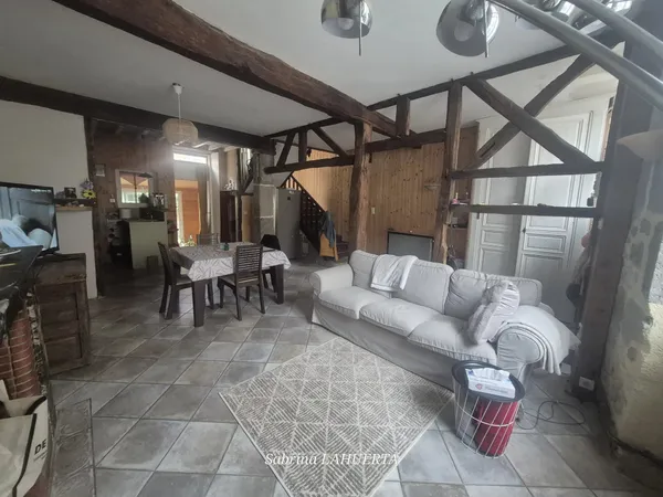 MAISON DE VILLE 154 M² – 5 CHAMBRES – GARAGE ET COUR – MÉZIN (47170)