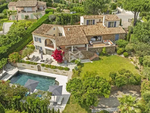 Villa 8 pièces 350 m²
