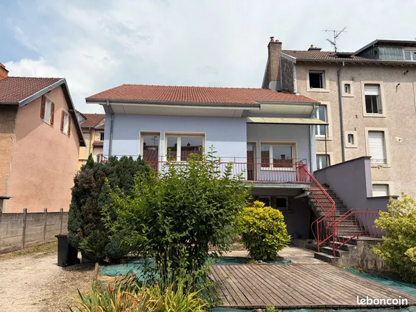 Maison 198m² - 3 niveaux - Jardin - 4 garages