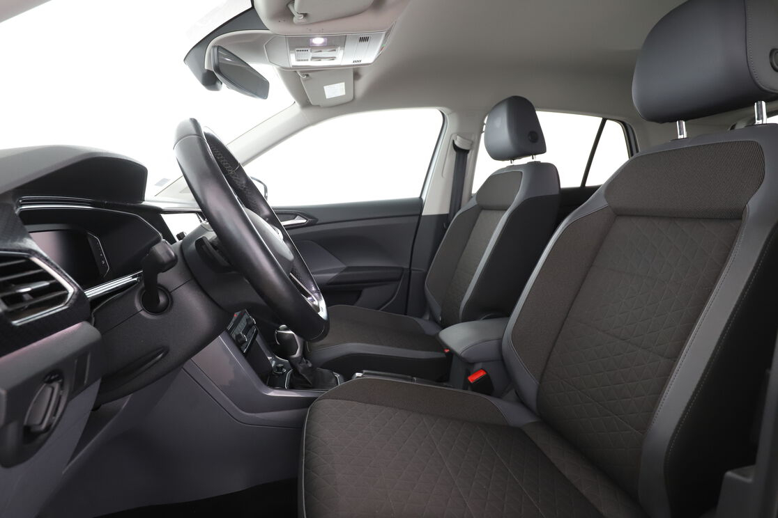 Volkswagen T-Cross 1.0 TSI Carat DSG — photo 9