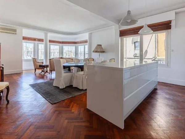 Appartement 4 pièces 126 m²