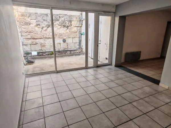 P3 Plain Pied avec cour - Centre