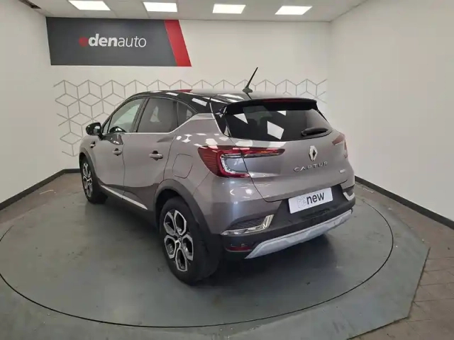 Renault Captur e-tech plug-in 160 — photo 3