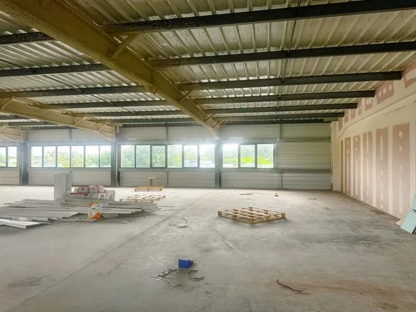 Local commercial de 317.62 m2 à aménager