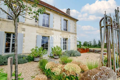 Maison 13 pièces 245 m²
