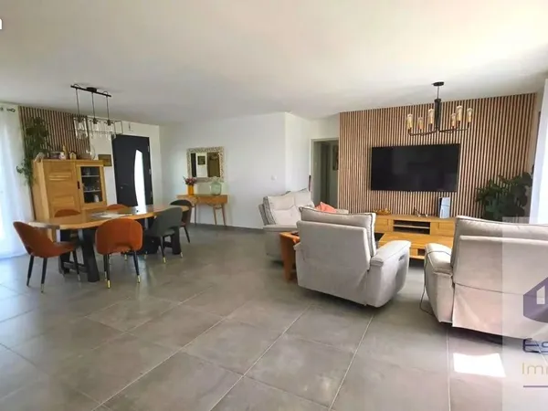 Maison 6 pièces 160 m²