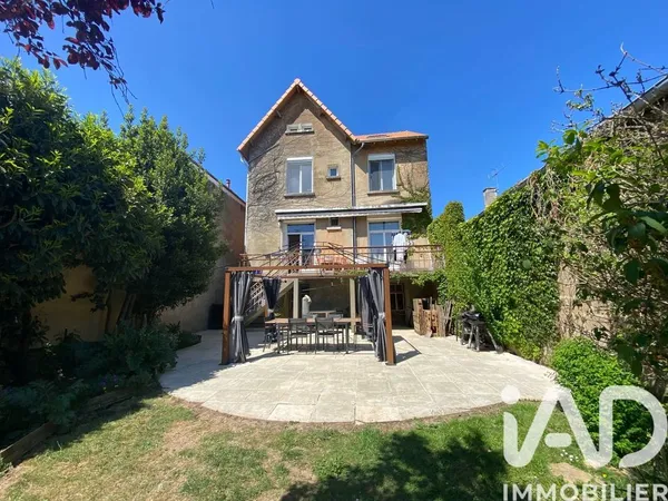 Maison 7 pièces 151 m²