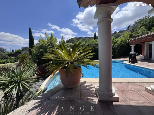 Villa 5 pièces 150 m²