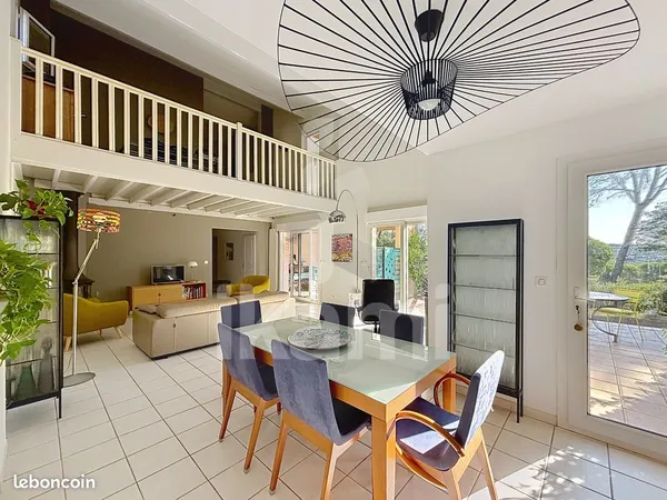 Propriété 6 pièces 178 m²