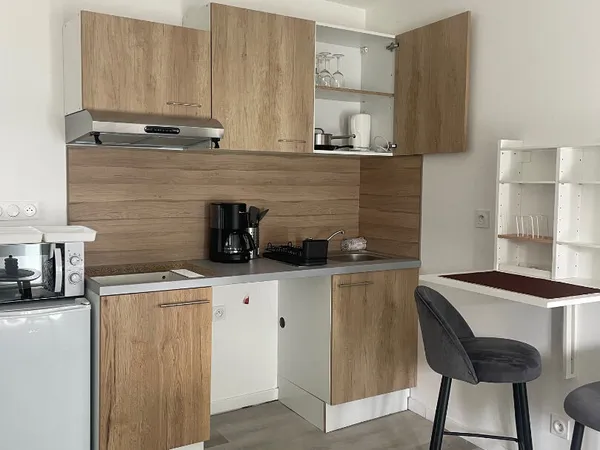 Studio Meublé avec Espace Extérieur ! Proche Centre de Bergerac !*