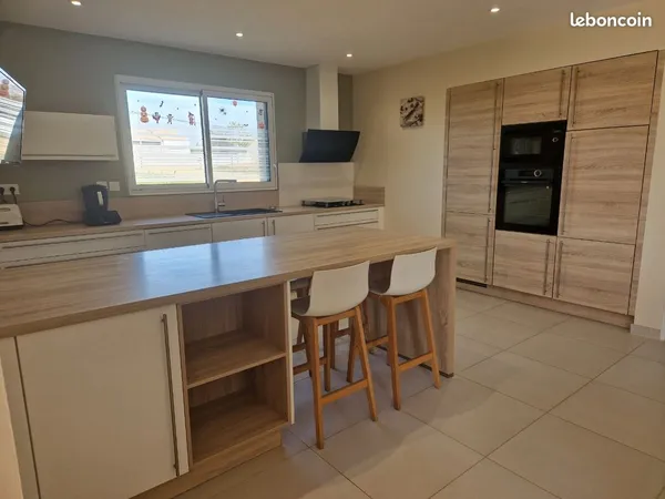 À louer - Maison familiale de 140 m² avec 4 chambres, grand terrain et garage