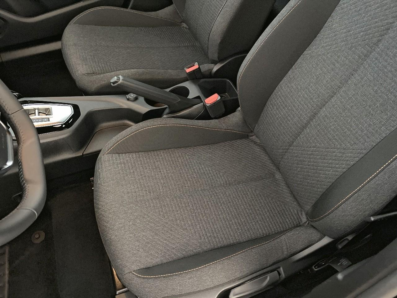 Peugeot 2008 hybrid 145 ch e-dcs6 style — photo 9