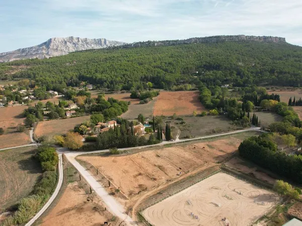 Maison individuelle 20 pièces 1300 m²