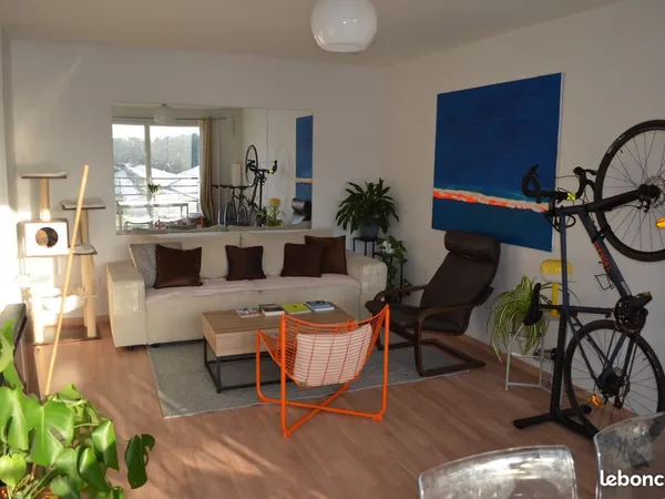À LOUER - T2 MEUBLÉ DE 50 m² AVEC BALCON ET PARKING - LILLE, JARDIN DES PLANTES