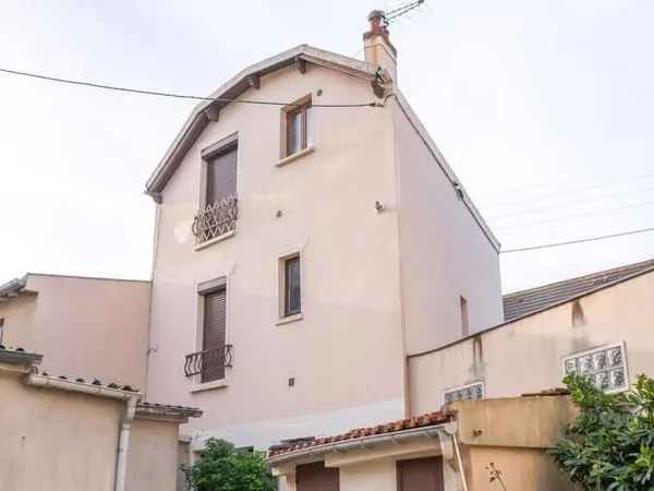 Ensemble immobilier 5 pièces 83 m²