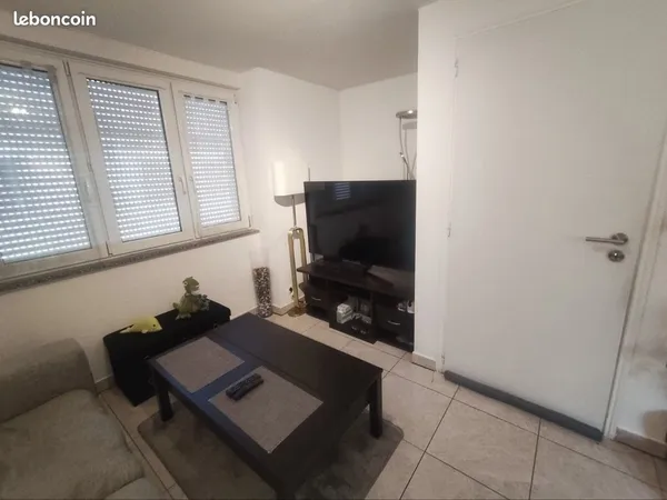 Petite maison mitoyenne