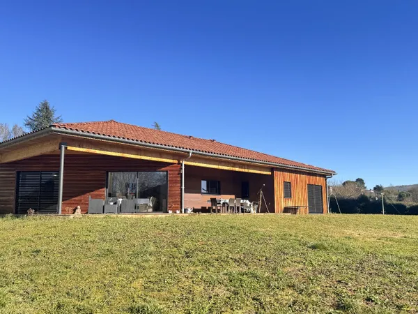 Maison passive dans la vallée du Lot , proche Saint Cirq lapopie