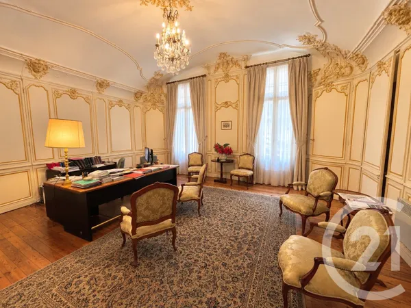 Appartement 6 pièces 221 m²