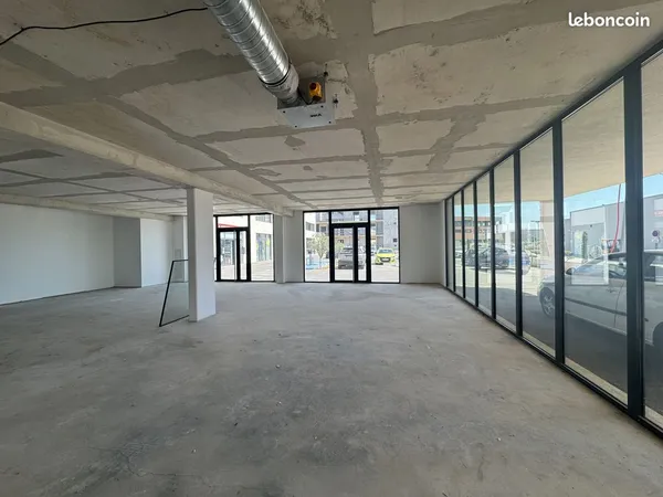 Local commercial 157 m² Le Luc