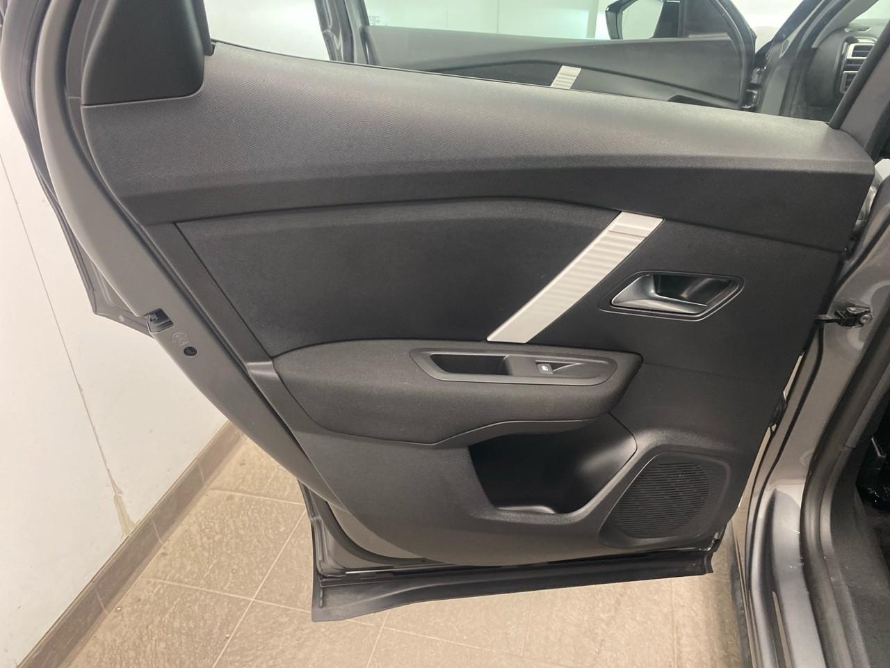 Citroën C4 hybride 136 e-dcs6 plus — photo 21