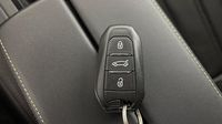 Peugeot 308 PHEV 225ch GT Pack e-EAT8 — photo 16