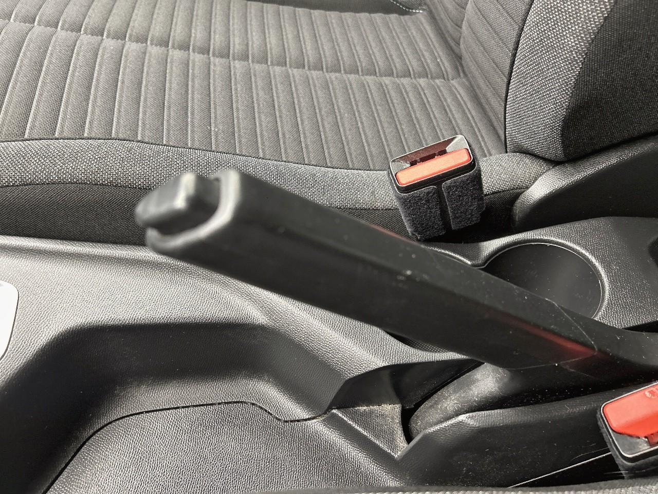 Peugeot 208 puretech 100 s&s bvm6 style — photo 18