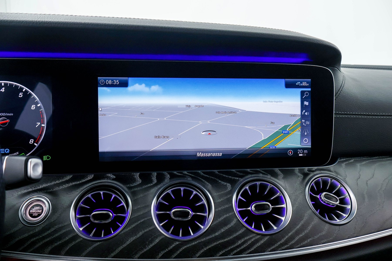 Mercedes CLS — photo 25