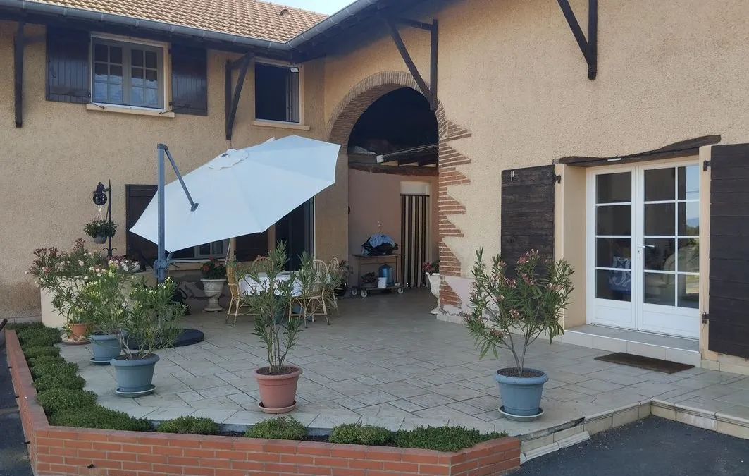 Photo 1
