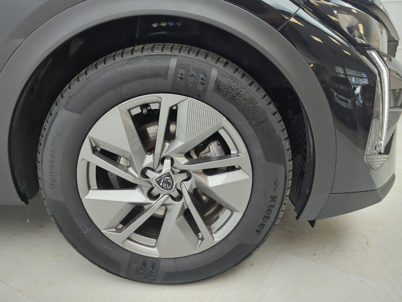Peugeot 408 hybrid 145 e-dcs6 allure — photo 29
