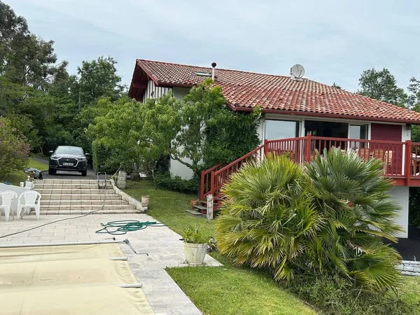 Maison 7 pièces 215 m²