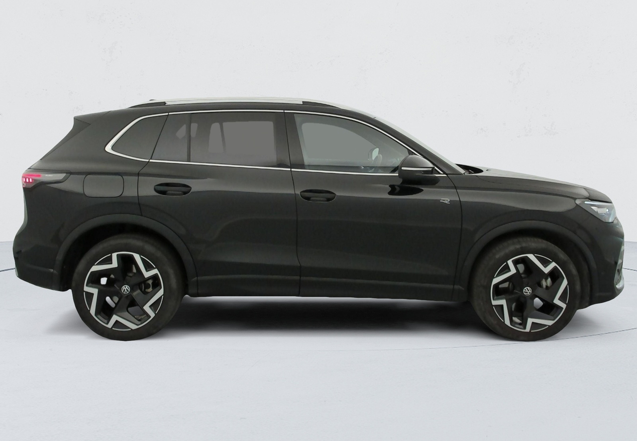 Volkswagen Tiguan — photo 6
