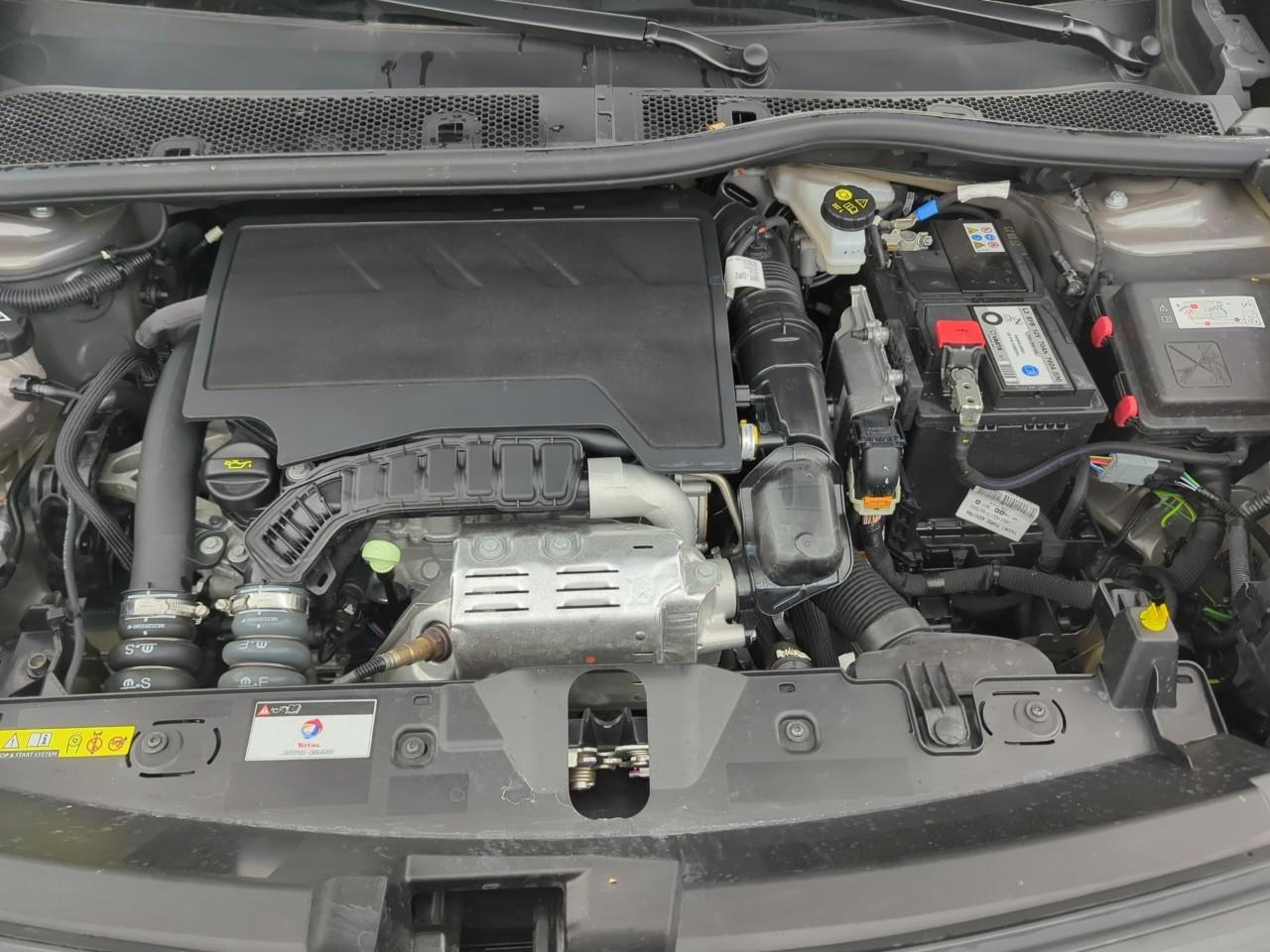 Peugeot 2008 puretech 100 s&s bvm6 allure — photo 16