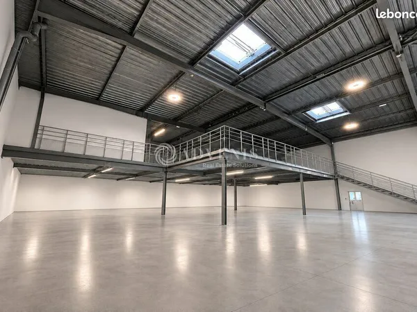 Local d'activité 795 m²