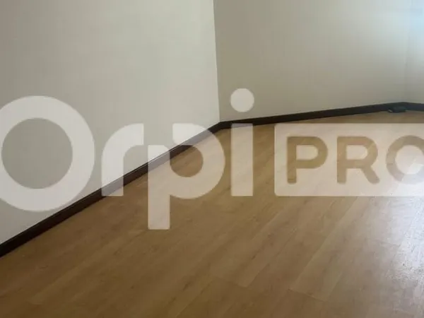 Local professionnel 14 m²