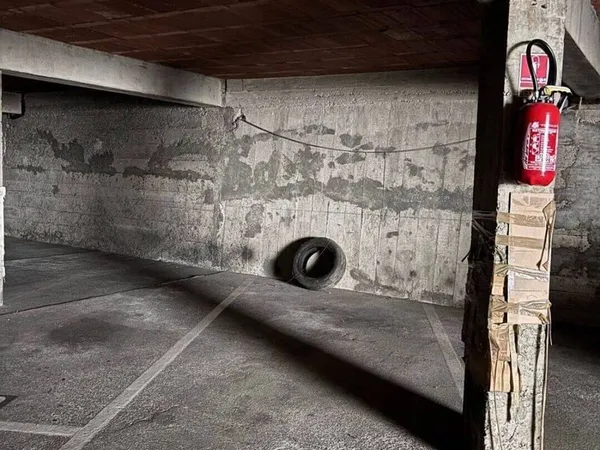Parking 12 m²