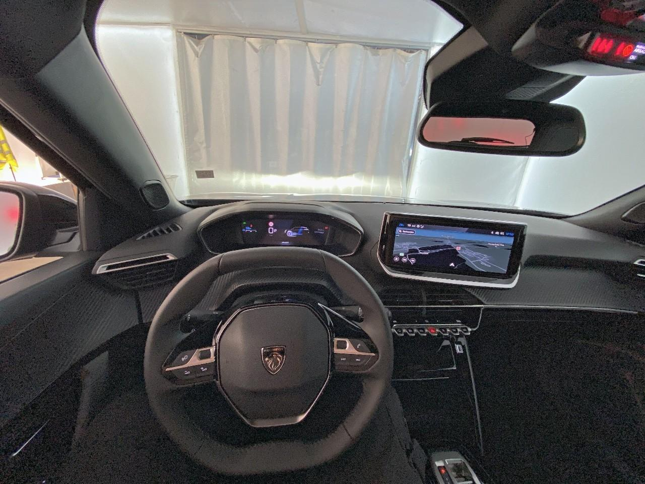 Peugeot 2008 hybrid 145 ch e-dcs6 allure — photo 12