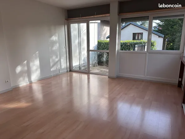 Grand T3 avec terrasse + parking privatif - Quartier Villarceau