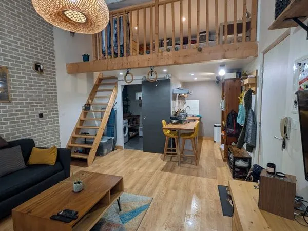 Bordeaux Saint-Michel - Appartement meublé 26m2 + mezzanine 12m2 - Cave - Disponible immédiatement