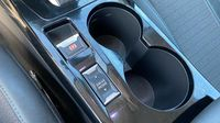 Peugeot 2008 1.2 PureTech 130ch S&S Allure Pack EAT8 — photo 29