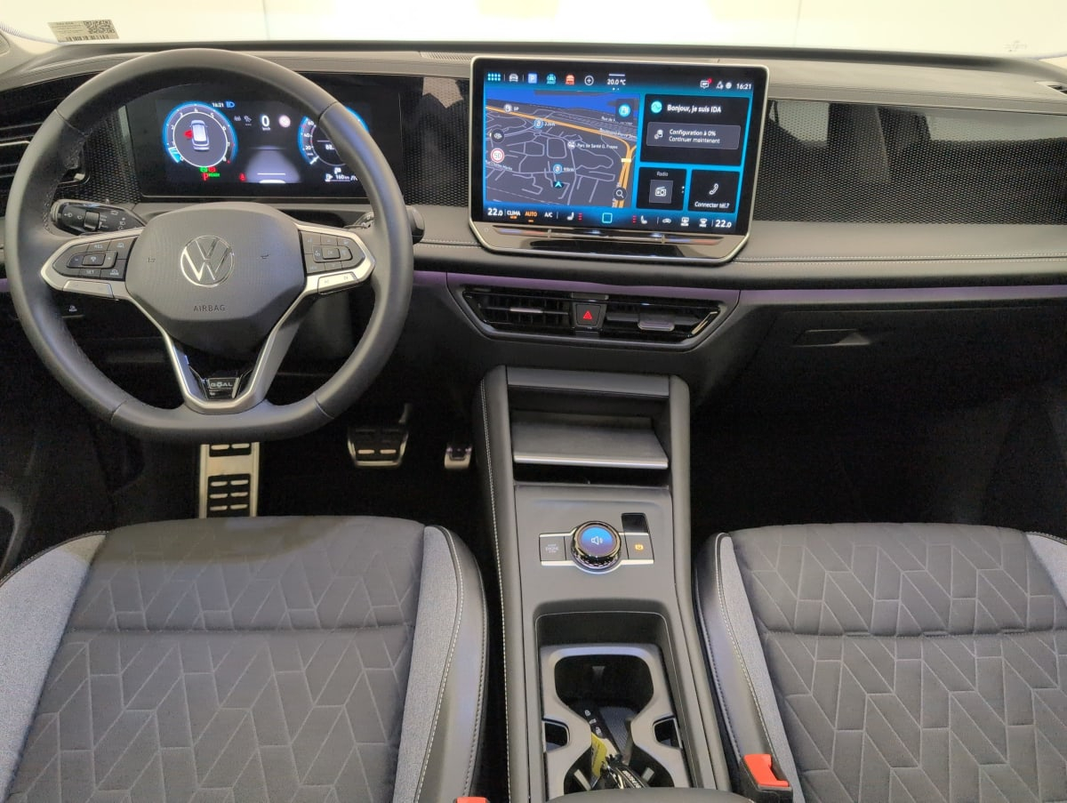 Volkswagen Tiguan — photo 13