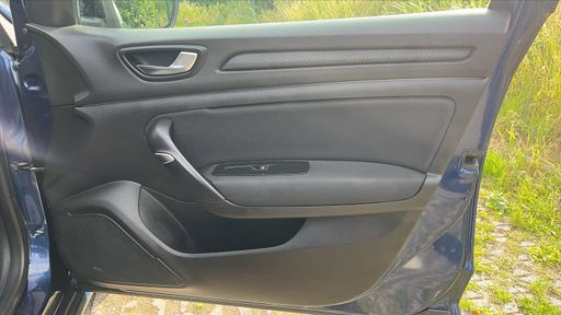 Renault Megane 1.3 TCe 115 - Limited – 2019 – 85200 km – Essence – Boîte Manuelle — photo 25