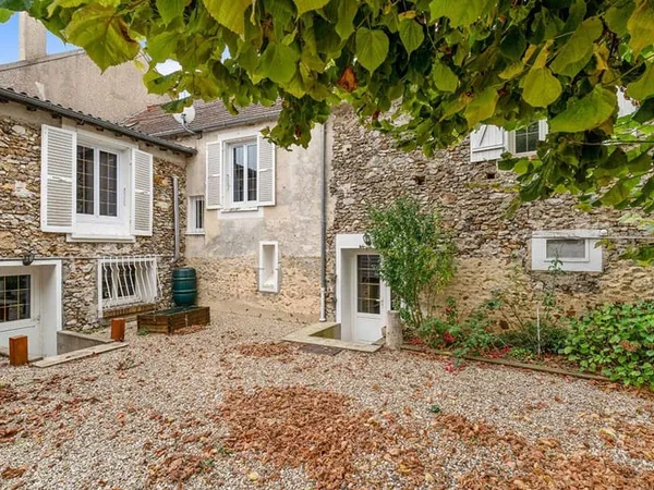Maison 7 pièces 210 m²