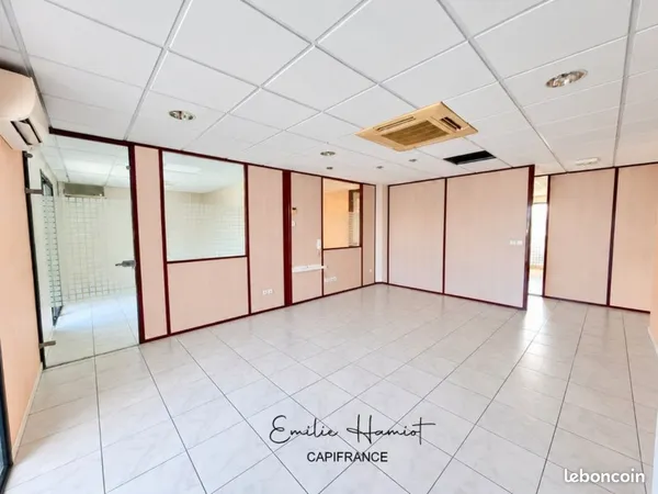 Bureau 222 m²