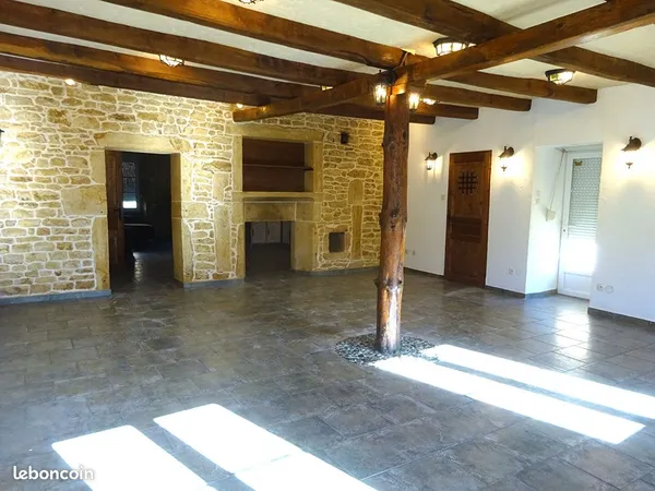 Maison 8 pièces 235 m²