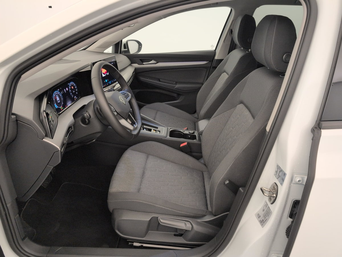 Volkswagen Golf 8 — photo 16