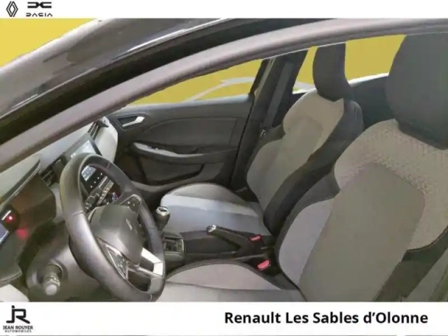 Renault Clio 1.5 blue dci 100ch evolution - 24 — photo 3