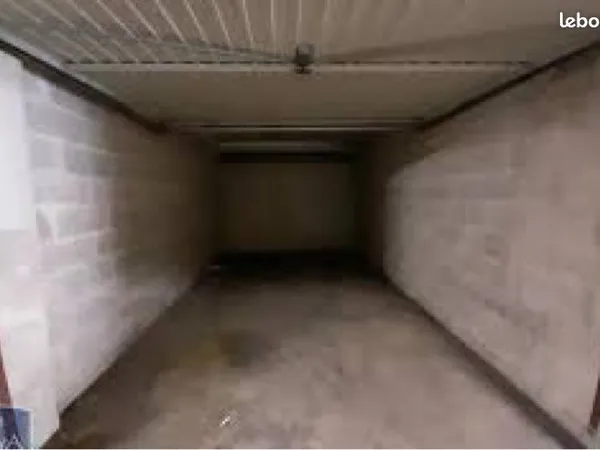 Box fermé à louer - Le Bourget - Véhicule & Stockage